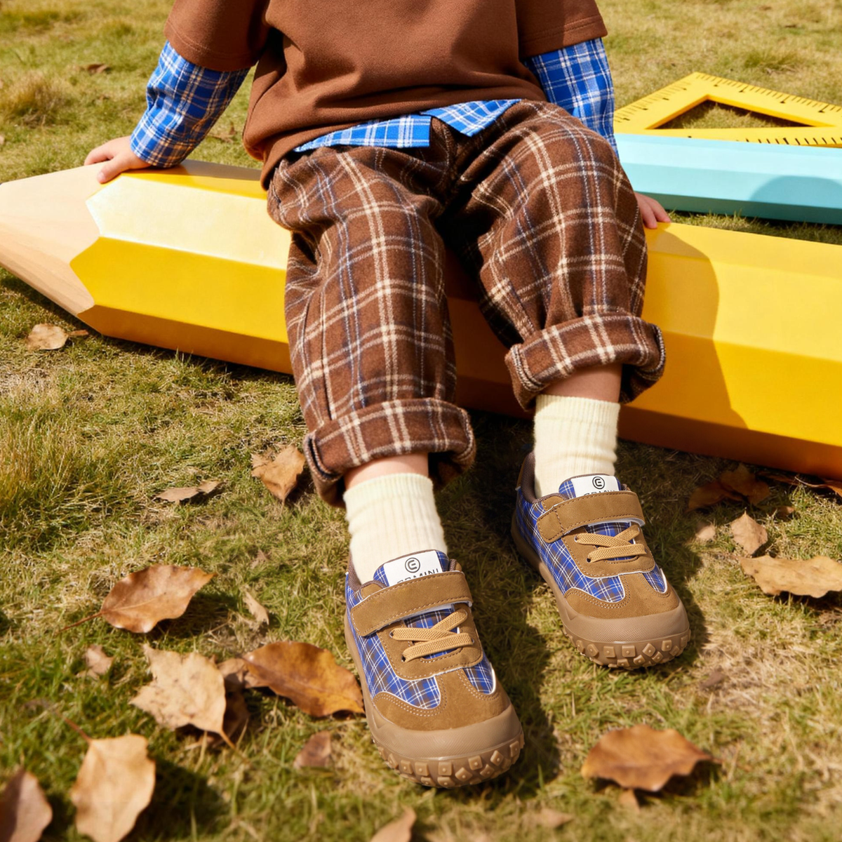Nutmeg - Barefoot Wide Toe Sneaker - Toddler Boys Girls